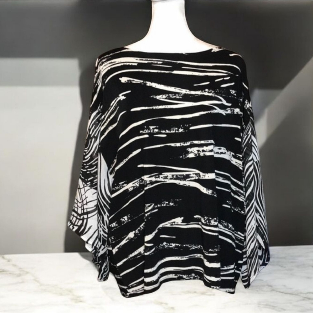 Chico’s Travelers Classic Kimono-Sleeve Top in Black/White Size 1.